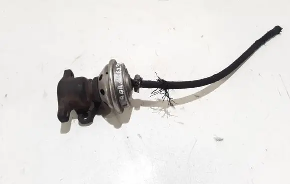 Audi A4 S4 B5 8D EGR valve