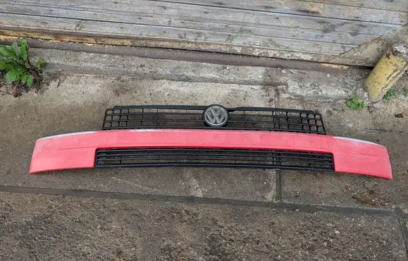 Volkswagen Transporter - Caravelle T4 Front grill 701853653F