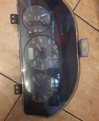 Mazda 323 Speedometer (instrument cluster) BJ6EB