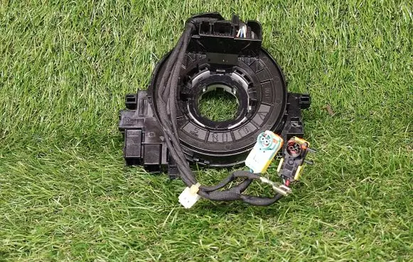 Toyota Camry VIII XV70 Airbag slip ring squib (SRS ring) 3321075L059