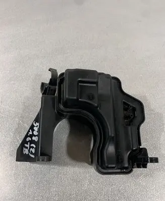 Peugeot 5008 Vacuum air tank V756091680