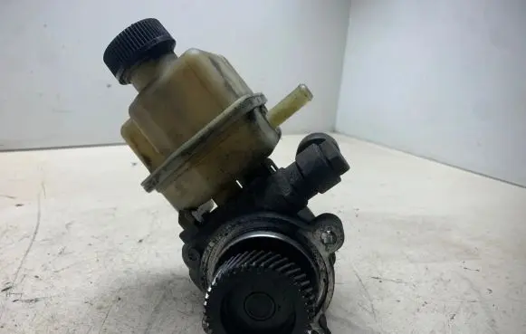 Mazda 6 Power steering pump