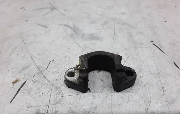 BMW 5 E39 Fuel Injector clamp holder