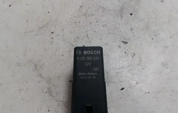 Land Rover Evoque I Glow plug pre-heat relay 0281003123 FX23189E2AC