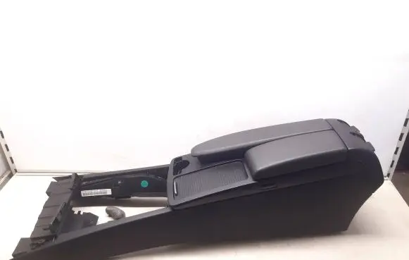Mercedes-Benz C W204 Armrest A2046800150 0005031010