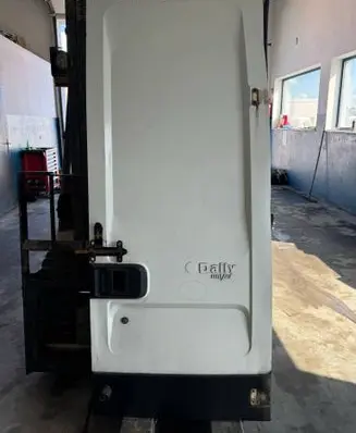 Iveco Daily 3rd gen Rear door