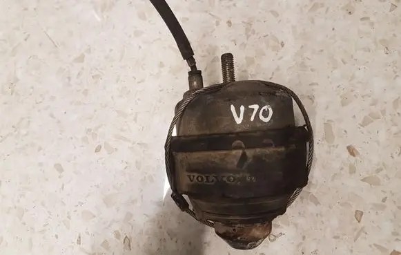 Volvo V70 Engine mount bracket 9492802