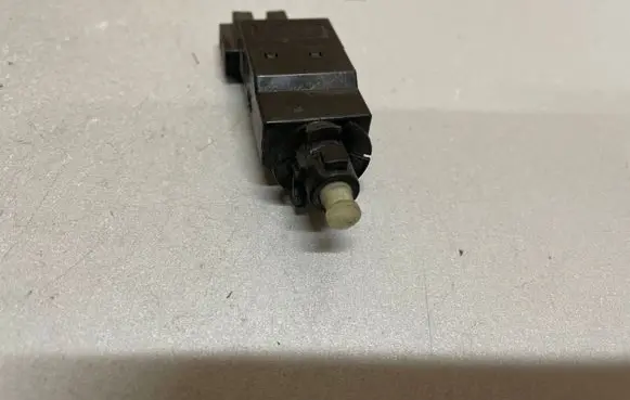 Mercedes-Benz E W211 Brake pedal sensor switch 0015454009