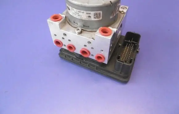 Ford Fiesta ABS Pump D1B12C405AF 10022006784 A426R