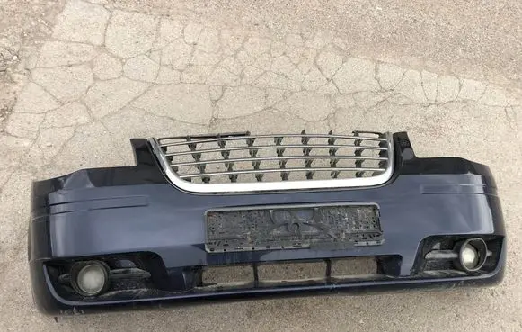 Chrysler Town & Country V Front bumper CR04051BE CH1000927