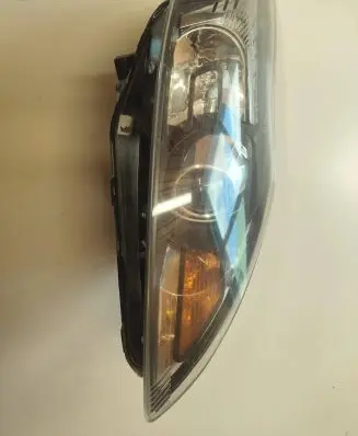 Ford Focus Headlight/headlamp 8M5113D154CE 0077R00 011102A
