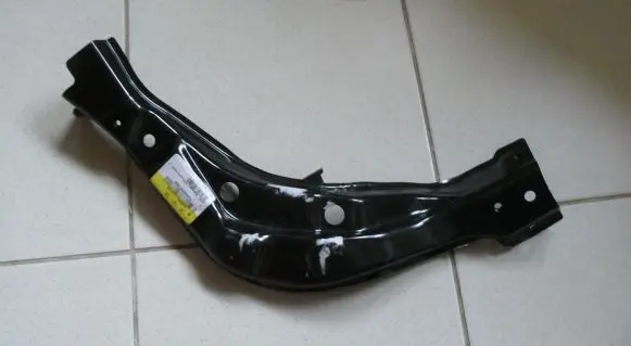 Subaru Forester SG Front bumper mounting bracket 57707SA200