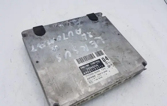 Lexus IS 200-300 Engine control unit/module 8966153211 1753005240