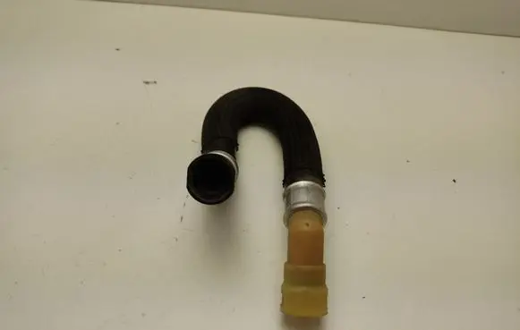 Ford Mustang VI Engine coolant pipe/hose FR3318K579CC