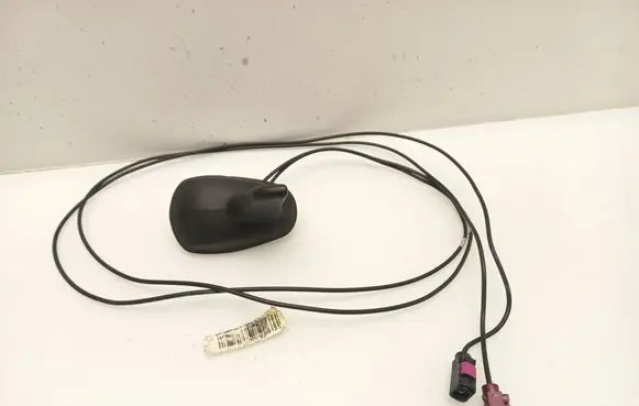 Mercedes-Benz C W204 Aerial GPS antenna A2048207075