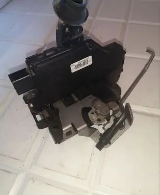 Audi A4 S4 B6 8E 8H Rear door lock 8E0839015C