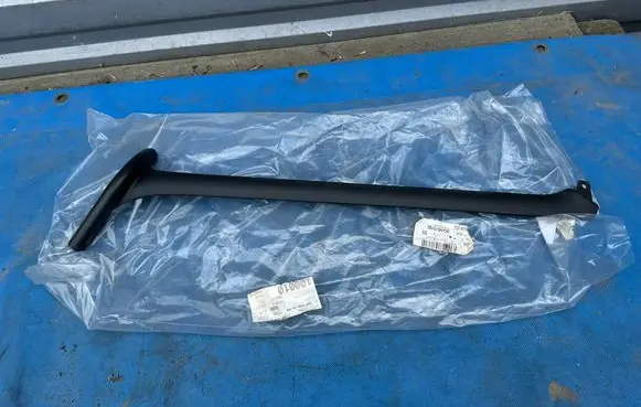 Mercedes-Benz G W463 2nd Gen Door glass rail A4656907000