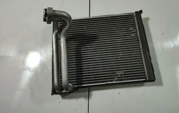 A/C cooling radiator (condenser)