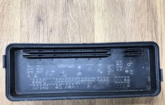 Land Rover Discovery 5 Fuse box cover CPLA14A076AA