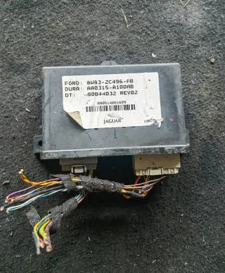 Jaguar XF X250 Hand brake control module 8W832C496AB