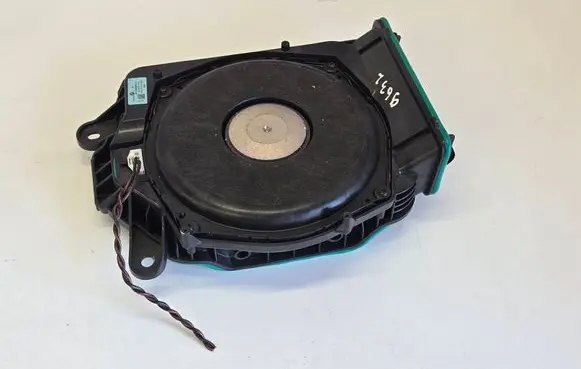 BMW 5 G30 G31 G38 Subwoofer speaker 6800953