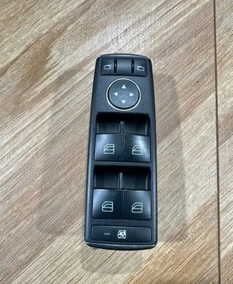 Mercedes-Benz C W204 Electric window control switch A2049055302 063400