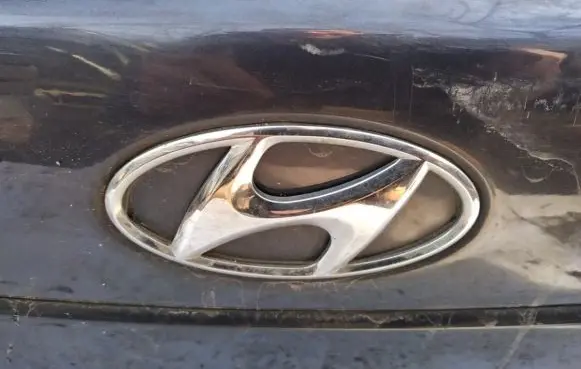 Hyundai Accent Manufacturer badge logo/emblem 