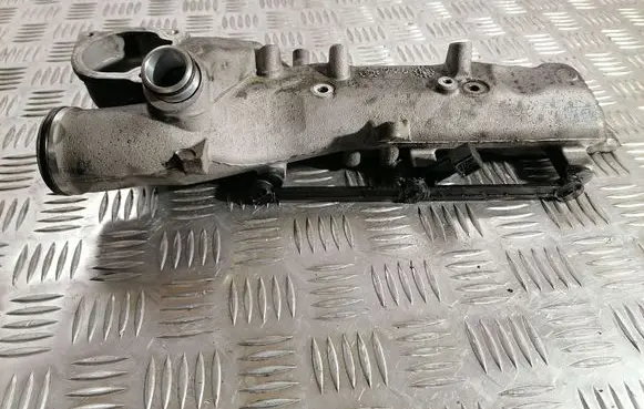 Mercedes-Benz E C207 W207 Intake manifold LF00051