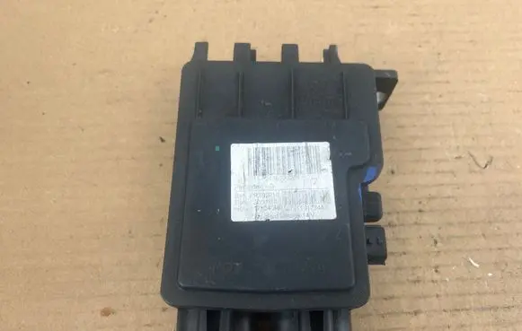 Volkswagen Polo V 6R Power management control unit 243800002R RT02010 0173446