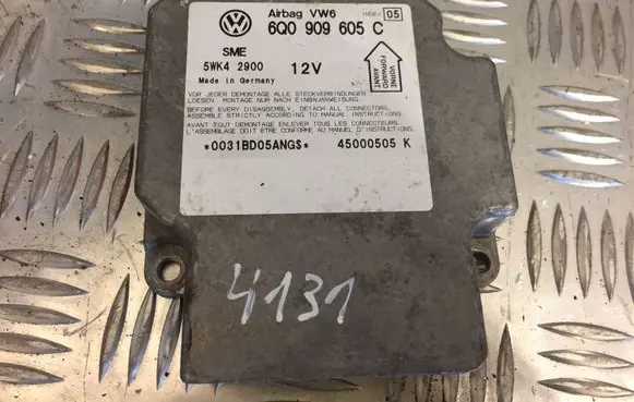 Volkswagen PASSAT B5.5 Airbag control unit/module 6Q0909605C 4131