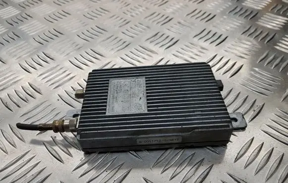 BMW 5 E39 Antenna control unit 83723742