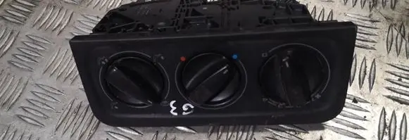 Volkswagen Golf III Climate control unit 1h6819075