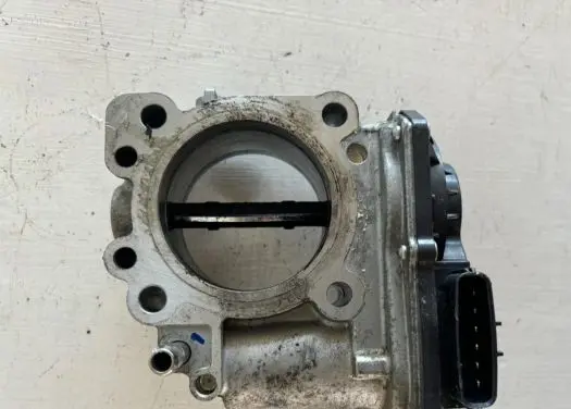 Toyota Hilux VIII Throttle valve 261000E040