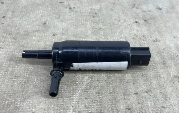 BMW 5 F10 F11 Headlight washer pump 7217792