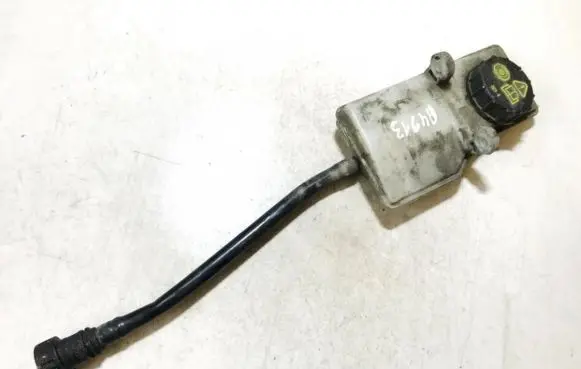 Brake fluid reservoir