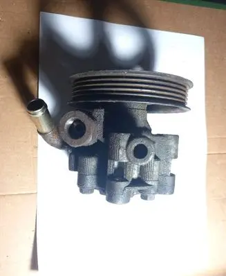 Toyota Avensis T250 Power steering pump
