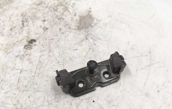 BMW 3 E46 Trunk lock loop 8203771