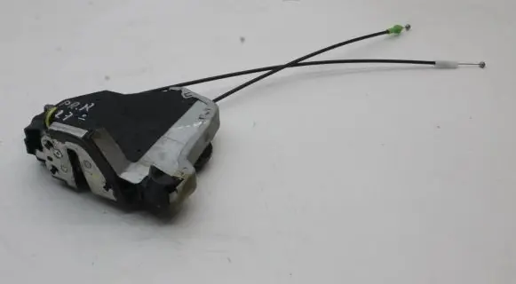 Toyota Auris E180 Coupe door lock (next to the handle) 