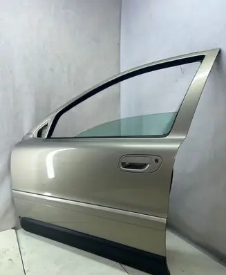 Volvo XC70 Front door