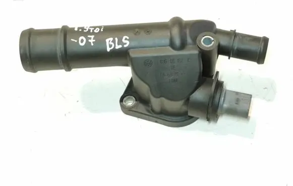 Volkswagen Golf V Engine coolant pipe/hose 03G121132B