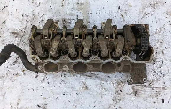 Mercedes-Benz C W203 Engine head r1120161201
