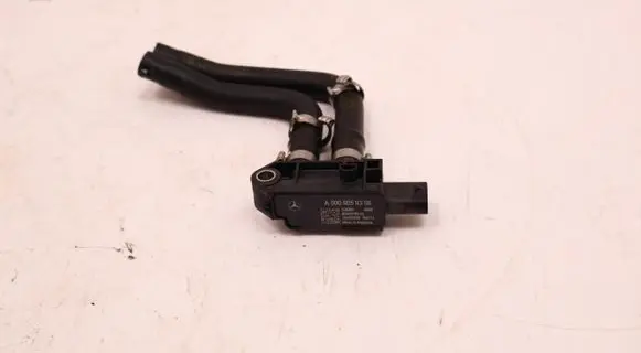 Mercedes-Benz 200 300 W123 Exhaust gas pressure sensor A0009059308