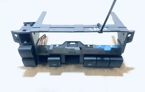 Opel Vectra B Windscreen/window heater switch 90568278