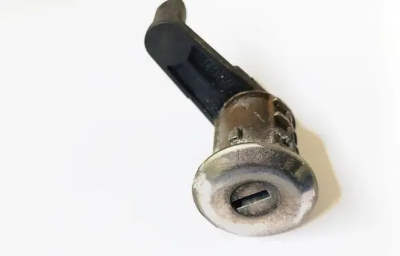 Renault Scenic I Front door lock (next to the handle) 