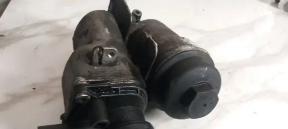 Volvo V70 Oil filter mounting bracket 8642839