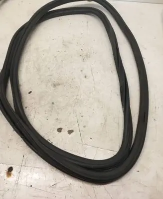 Audi Q5 SQ5 Front door rubber seal 8R0831721B