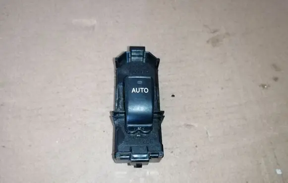 Toyota Avensis Verso Electric window control switch 8403044020