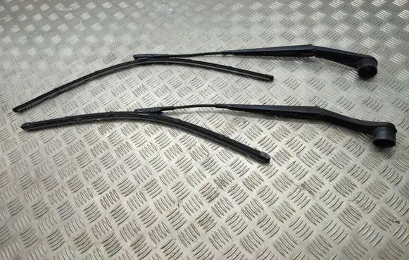 Ford B-MAX Front wiper blade arm