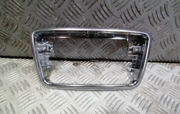 Mercedes-Benz A W176 Radio/GPS head unit trim A1766890018