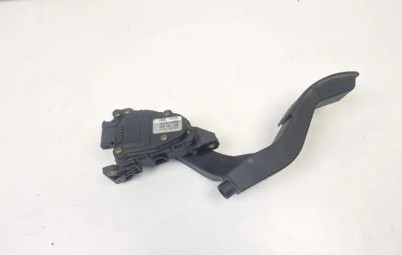 Audi A6 S6 C5 4B Accelerator throttle pedal 8D1721523